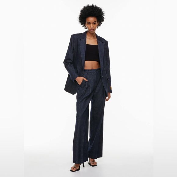 Aritzia Babaton Sculpt Knit Squareneck Top - Black Ribbed Short Sleeve Shirt - Picture 6 of 10